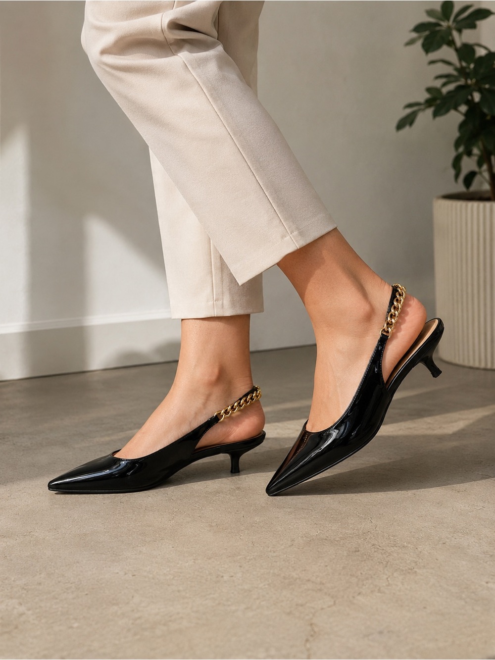COUTGO Women Size 10 Black Patent Slingback Kitten Heels Gold Chain Pointed Toe
